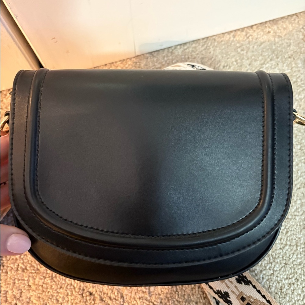Black crossbody purse